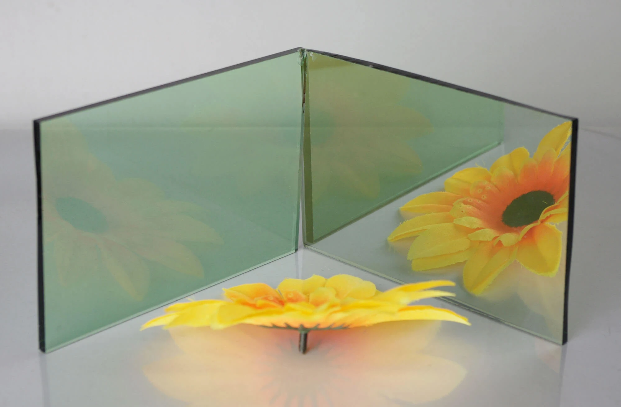 Renkli Reflektifsiz-cam (1) Tinted-Reflective-Glass(1)